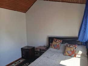 habitacion grande y calida para 2 o 3 personas